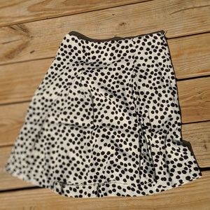 LIKE NEW 2P LOFT SKIRT
